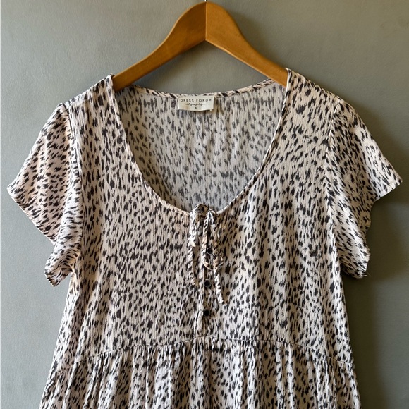 🎉5 for $45🎉 Dress Forum dress size S - Picture 3 of 8